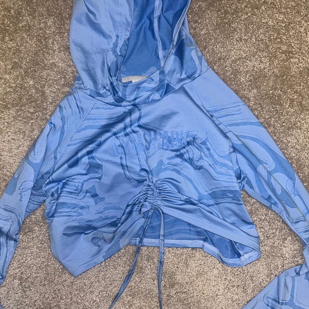 Cropped Gymshark hoodie